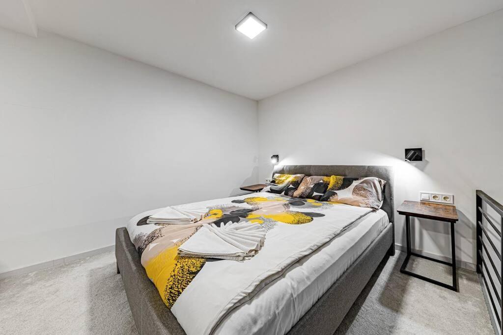 Chic Loft Bp: Industrial Gem Apartment บูดาเปสต์ ภายนอก รูปภาพ
