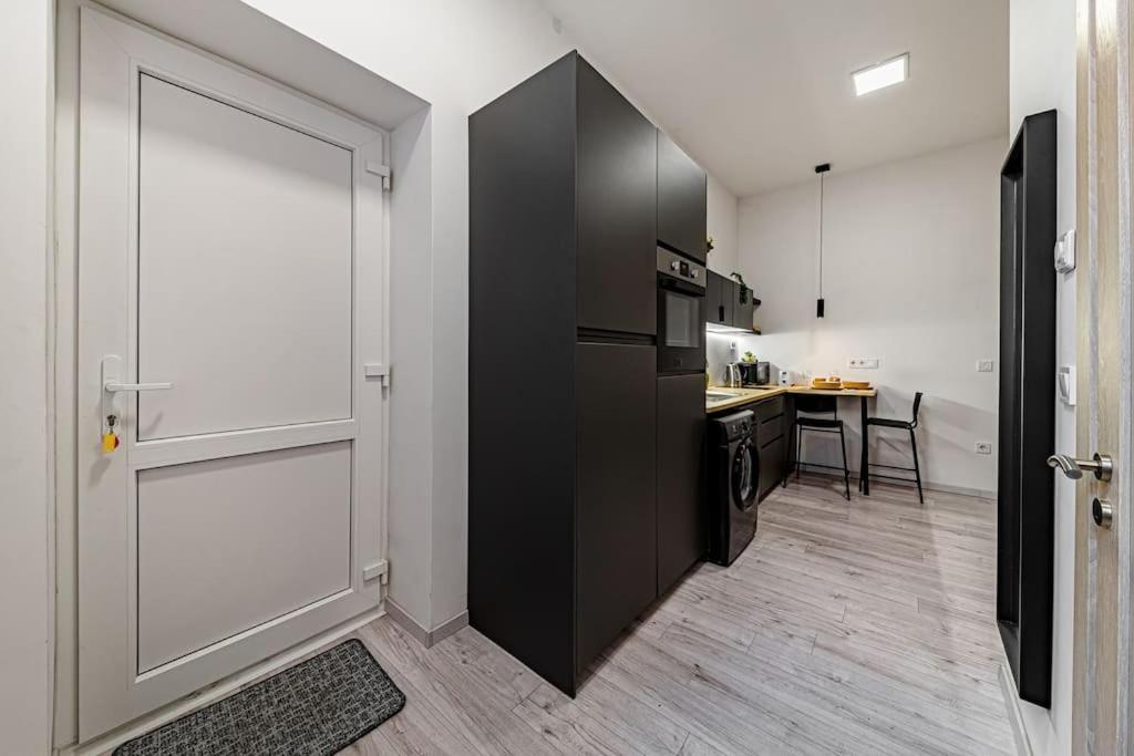 Chic Loft Bp: Industrial Gem Apartment บูดาเปสต์ ภายนอก รูปภาพ